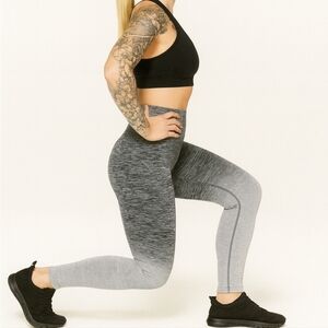 Lululemon Black White Gray Balance & Resist 7/8 Tight 4 Ombre